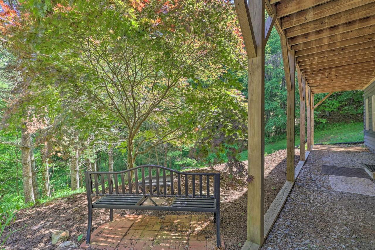 Boone Hideaway With Deck, Grill And Forest Views! Villa Bagian luar foto